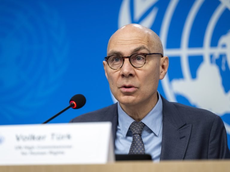 ولکر ترک:افغانستان کې ښځې له ټولنیز ژوند څنډې ته شوې