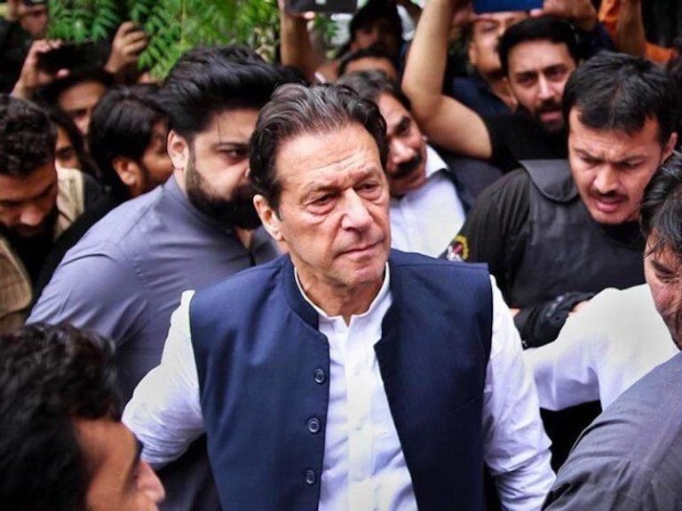 عمران خان:د افغان کډوالو جبري ایستل د زلزلې پر مهال دردوونکی عمل دی