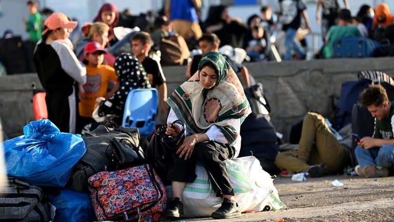 تېره ورځ؛له ایران او پاکستانه له ۱۶ زرو ډېر افغان کډوال بېرته راستانه شوي