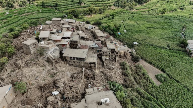 د طالبانو حکومت د اقتصاد وزارت:د زلزلې ځپلو د مرستو د چټکتیا لپاره له ملګرو ملتونو سره خبرې شوي