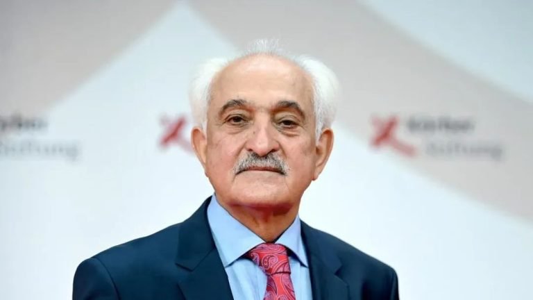 رنګین سپنتا:د واکمنیو تګ راتګ سره، سره؛ د اسارت ځنځیرونه پر ځای پاتې کېږي