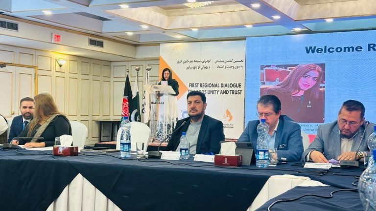 اسلام آباد؛د طالبانو او خلیلزاد له مخالفت سره، سره د طالبانو د مخالفانو غونډه پیل شوه