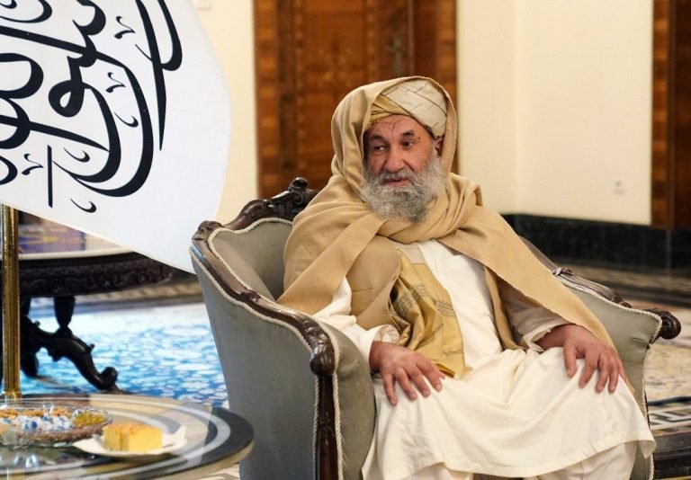 سرچینې:له درې ورځني بندیز وروسته د طالبانو حکومت د رییس الوزرا په امر انټرنېټ بېرته فعال شو