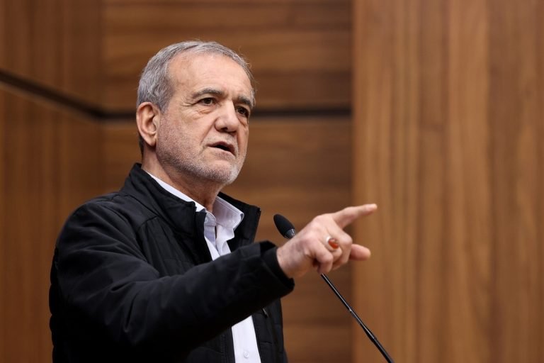 مسعود پزشکیان:ایران باید د تیلو او ګازو پر عوایدو تکیه ونه کړي