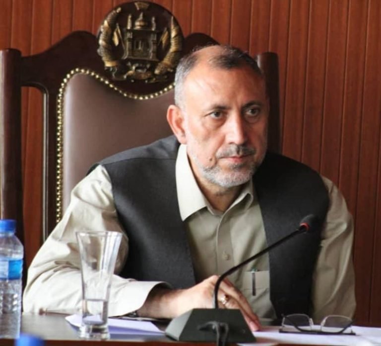 محمد عمر شېرزاد:د افغانستان د ستونزو حل د افغانانو په ملي هڅو کې دی، نه د بهرنیو ځواکونو په بیا راتګ کې