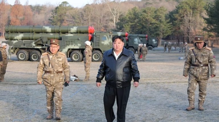 کیم جونګ اون:زمونږ ځواک باید دومره مجهز وي، چې خلک ورنه وېره ولري