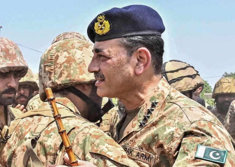 پاکستان؛د پوځ د مشر عاصم منیر لپاره د ټول عمر مارشالۍ د قانون مسوده وړاندې شوې