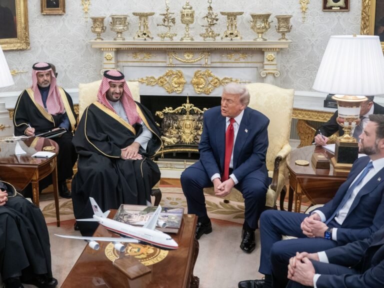 ډونالډ ترمپ:د امریکا پوځ مې په تریلیونو ډالرو سمبال کړ؛ خو یوه برخه تجهیزات په افغانستان کې پاتې شول