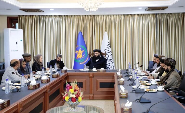 مولوي عبدالکبیر:د افغان کډوالو وضعیت د اندېښنې وړ دی، نړیوال دې ملاتړ زیات کړي