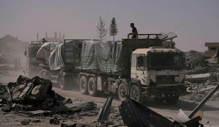 الجزیره:اسراییل غزې ته د بېخي کمې اندازې د مرستو لېږد اجازه ورکوي