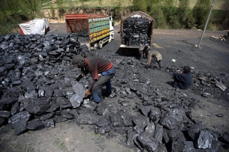 د طالبانو حکومت:د ډبرو سکرو صادرات به د پاکستان پر ځای اوزبیکستان ته کېږي