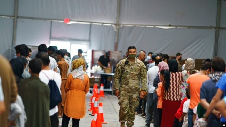 امریکا؛تر نامعلومې مودې د افغانانو د کډوالۍ بهیر د درولو اعلان وکړ