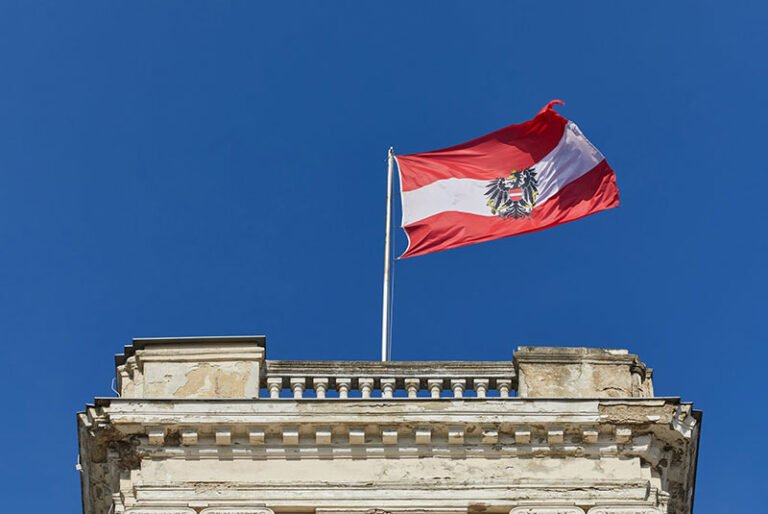 اتریش؛یو افغان د نشه‌يي موادو د قاچاق له امله له هېواده وایست او کابل ته یې ولېږدوه