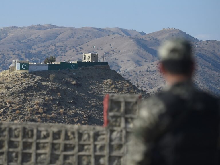 ملګري ملتونه:د طالبانو حکومت او پاکستان نښتو کې ۵۰ ملکي وګړي وژل شوي او سلګونه ټپیان شوي