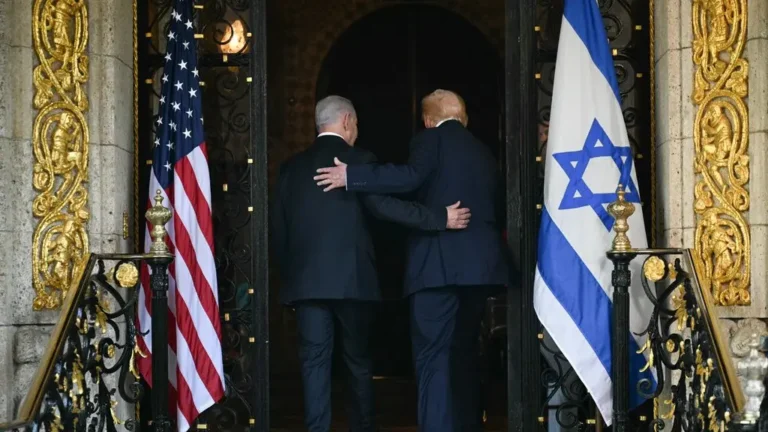 اکسیوس:بنیامین نتنیاهو له ټرمپ سره پر ایران د دوهم پړاو برید احتمال څېړلی