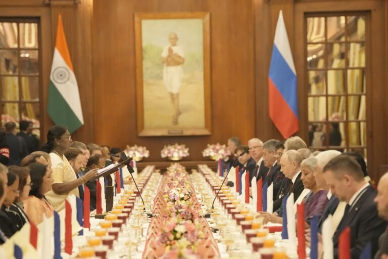 هند او روسیې؛د افغانستان په اړه د ګډې همغږۍ او د همکاریو د دوام ژمنه کړې