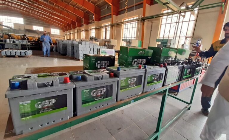 له هرات څخه؛سعودي عربستان او اماراتو ته د بټریو صادرات پیل شول