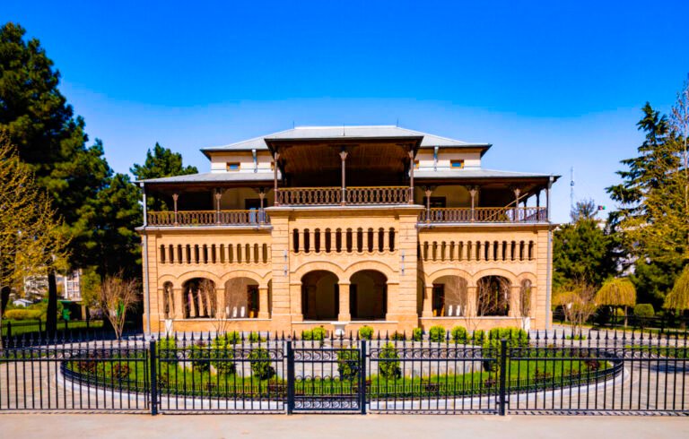 د طالبانو حکومت:دوه‌تابعیته افغانانو ته د افغانستان د ویزې اخیستو اوازې حقیقت نه لري