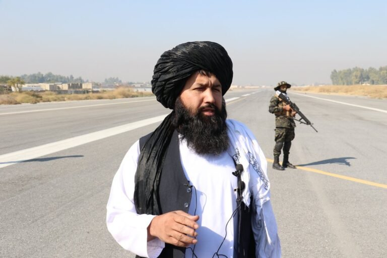 د طالبانو حکومت د لوړو زده کړو وزیر؛د علمي همکاریو لپاره ایران ته سفر کړی