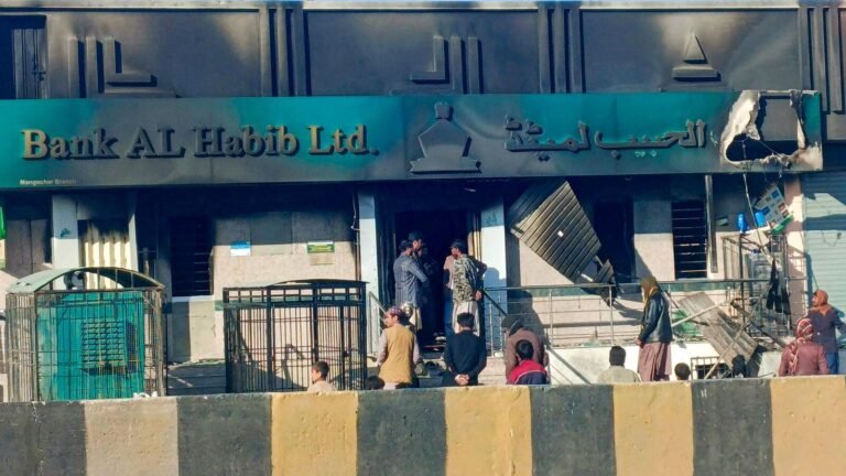 بلوچستان؛په پنجګور کې درې بانکونه لوټ شوي چې شپږ تنو ته مرګ ژوبله هم اوښتې