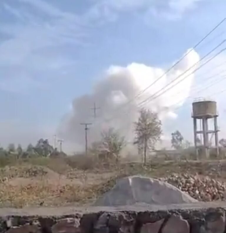 خیبر پښتونخوا؛شالوبار کې د امنیتي ځواکونو موټر ته نږدې پر موټرسایکل تړلو بمونو چاودنه کړې