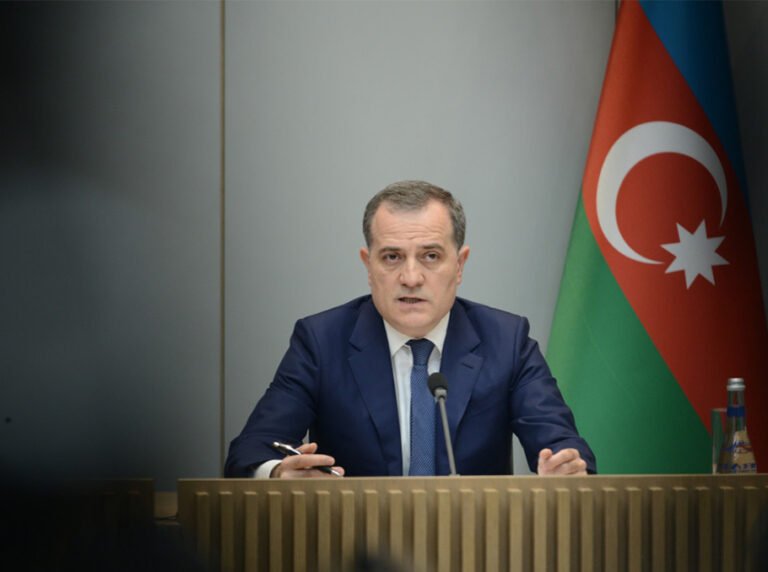 آذربایجان:د ایران پر ضد به زموږ له خاورې او فضا هېڅ ډول پوځي استفاده ونه شي