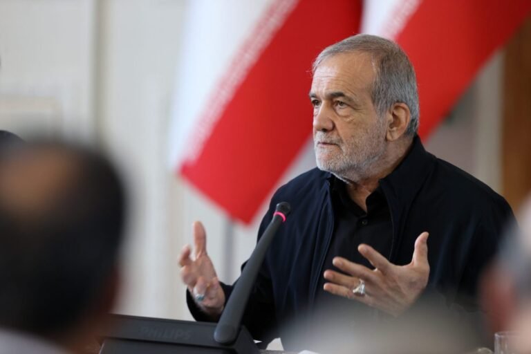 مسعود پزشکیان:د ایران د مشر علي خامنه‌یي پر ضد هر ډول اقدام له ملت سره د بشپړې جګړې مانا لري