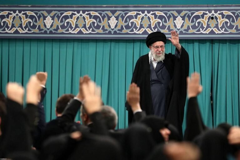 علي خامنه‌ای:ډونالډ ټرمپ یو «مجرم» شخص دی