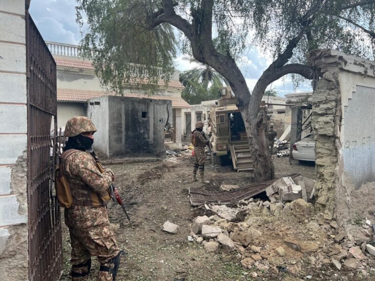 د پاکستان کورنیو چارو وزارت: د بلوچ آزادۍ غوښتونکو برید کې لس پاکستاني پوځیان وژل شوي