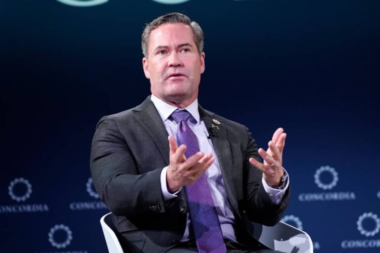 مایک والتز:امریکا د زړور ایراني ولس تر څنګ ولاړه ده