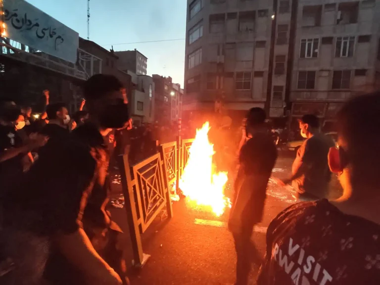 د ایران د بشري حقونو سازمان:تهران کې د اعتراضونو پر مهال لږ تر لږه ۴۵ لاریونوال وژل شوي