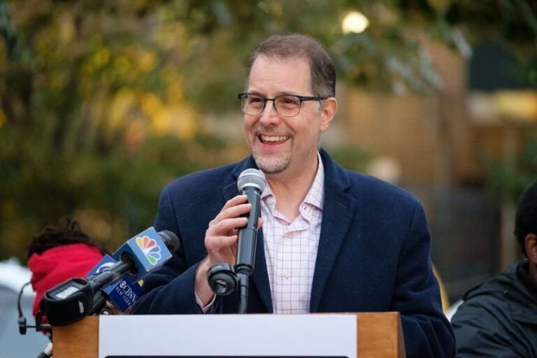 مارک لوین:د ایران حکومت له سختې کمزورۍ سره مخ دی او همدا د پوځي بریدونو وخت دی