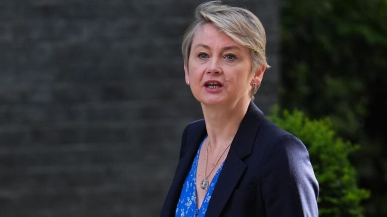 بریتانیا ایران ته:پر معترضانو روان تاوتریخوالی سمدستي ودروئ