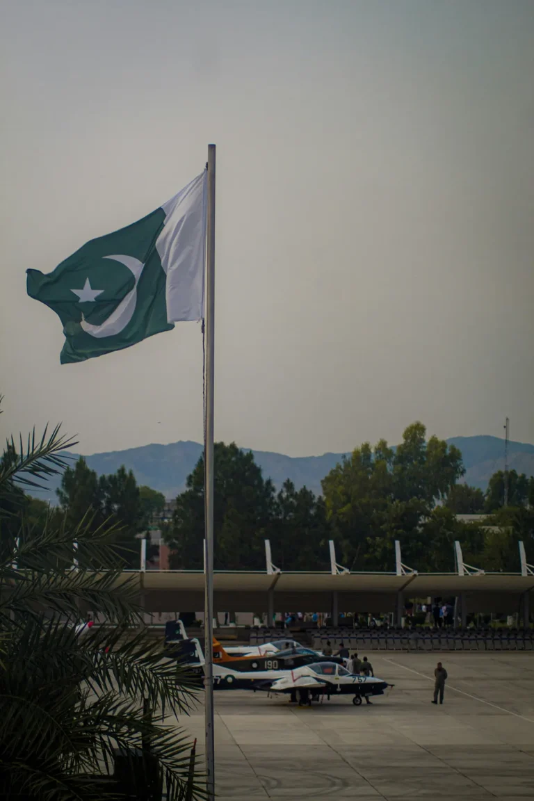 پاکستان کې بېړنی حالت؛د افغانستان د بریدونو له ویرې امنیتي تدابیر یې سخت کړي دي