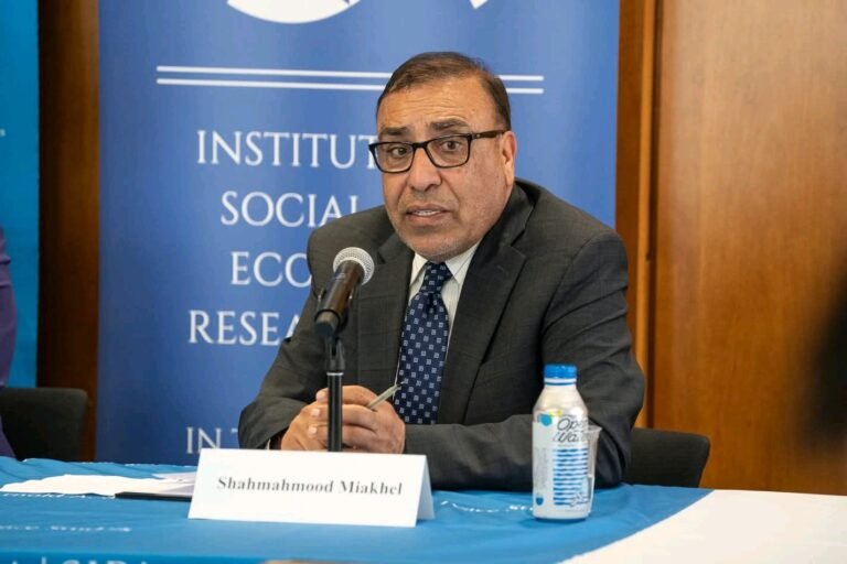 شاه محمود میاخېل:بمباري او لنډ مهاله محاسبې به په اوږد مهاله کې پاکستان ته ناوړه پایلې ولري