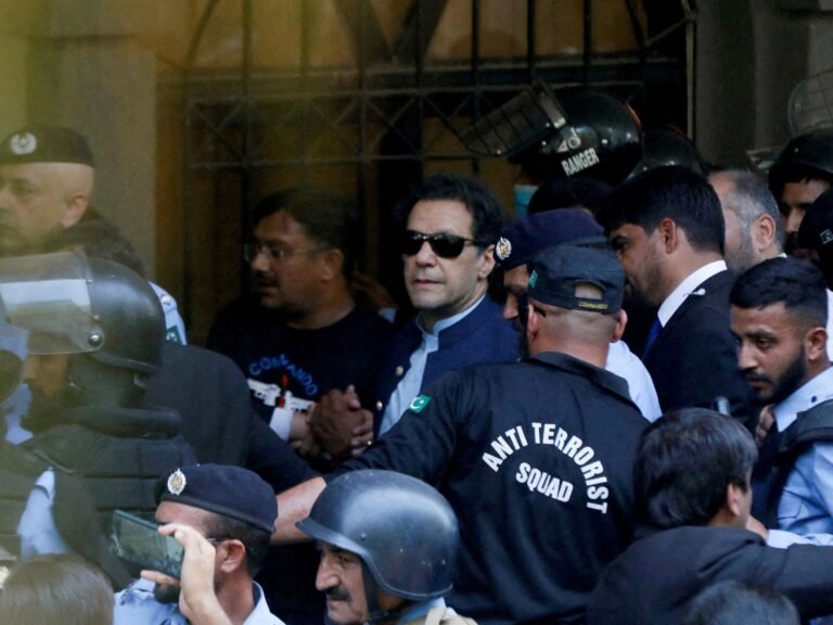 د پاکستان سترې محکمې؛د عمران خان د بیړنۍ درملنې امر کړی