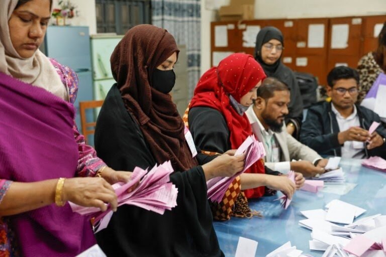 بنګله‌دېش کې پارلماني ټاکنې؛د BNP او جماعت اسلامي تر منځ نږدې سیالي رامنځته شوې