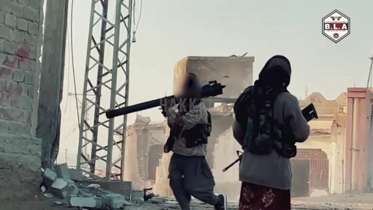 بلوڅ ازادي غوښتونکي پوځ؛د ښځینه جنګیالیو په ګډون پر پاکستاني پوځ هممهاله بریدونه پیل کړي