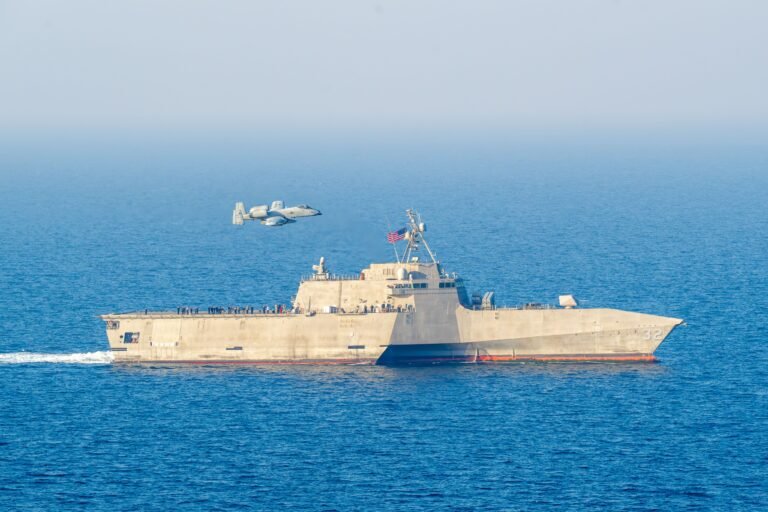 د امریکا پنځمې سمندري بیړۍ؛په منځني ختیځ کې د ژوندیو ډزو پوځي تمرین ترسره کړ