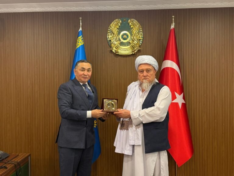 انقره کې؛د طالبانو حکومت او قزاقستان سفیرانو د دوه‌اړخیزو اړیکو پر پیاوړتیا خبرې کړې