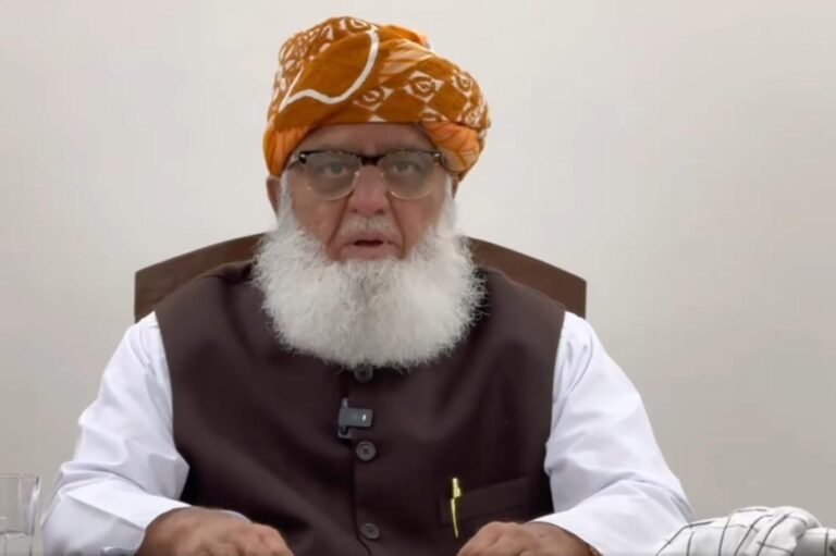 مولانا فضل‌الرحمن:واشنګټن د افغانستان په اړه له پاکستانه د نیابتي رول تمه لري