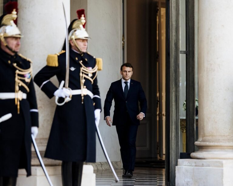 ایمانویل مکرون:روان تاوتریخوالی دې ودرول شي، ایران دې اټومي او توغندیز پروګرام پای ته ورسوي