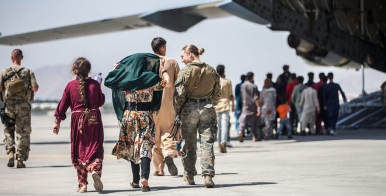 امریکايي محکمې؛د افغانانو د اېس‌ای‌وي ویزو د ارزونې د بیا پیل امر کړی