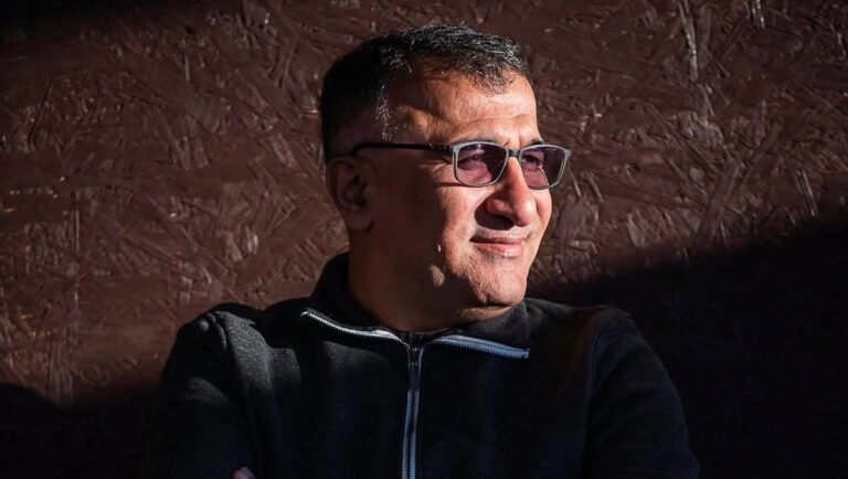 حلیم فدایي فدرالي او خراسان غوښتونکو ته:ستاسې غوښتنه بې سره سړي ته د لونګۍ او پکول ډالۍ کولو ته ورته دی