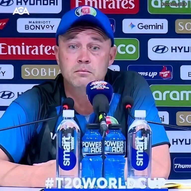 کرېکټ؛جانتن ټراټ له افغان کرېکټ ملي لوبډلې سره مخه ښه وکړه