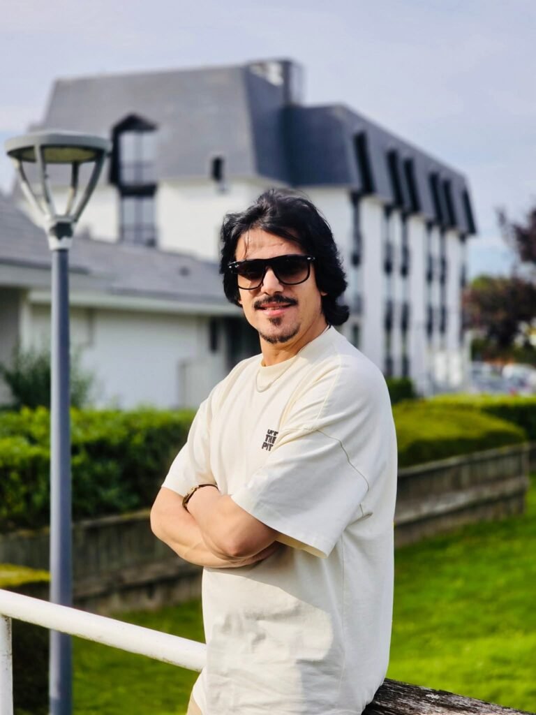 جاوید امرخېل پر افغانستان د پاکستان برید ته غبرګون کې؛نړیوال دې نور افغانستان د خپلو سیالیو او ازمایښتي سیاستونو ډګر نه ګرځوي