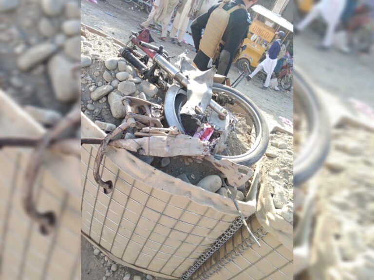 خیبر پښتونخوا؛بنو ولسوالۍ کې د پولیسو تمځای ته څېرمه چاودنې ۱۷ تنو ته مرګ ژوبله اړولې