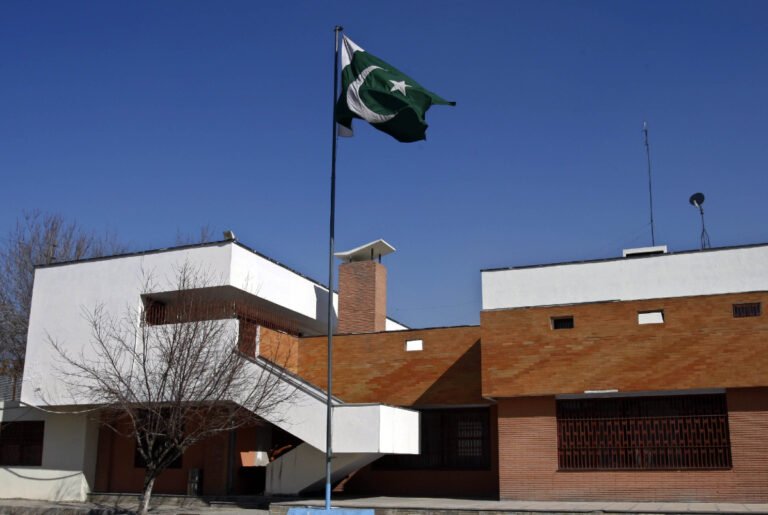 د طالبانو حکومت د بهرنیو چارو وزارت:پر افغانستان د تېرې شپې د بریدونو له امله، کابل کې د پاکستان سفیر احضار شو