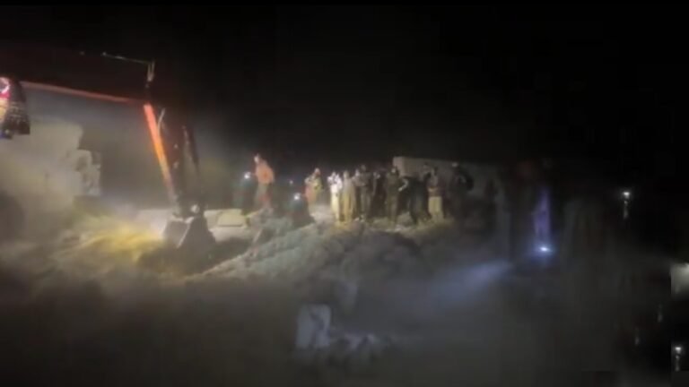 ننګرهار کې د پاکستاني پوځیانو برید؛بهسود ولسوالۍ کې پر ملکي کور برید کې ۲۳ تنه تر خاورو لاندې شوي