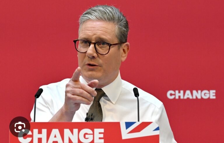 کی‌یر سټارمر:د امریکا او اسرائیلو په بریدونو کې مو برخه نه ده اخیستې؛ خو ایران باید اټومي وسلې ترلاسه نه کړي